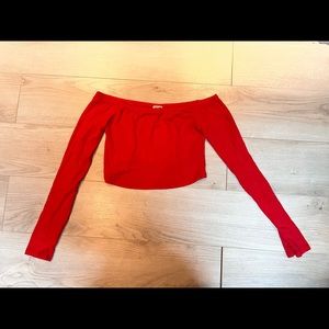 Off-Shoulder long sleeve tee